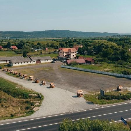 Pensiunea Ducu Scoreiu Bagian luar foto